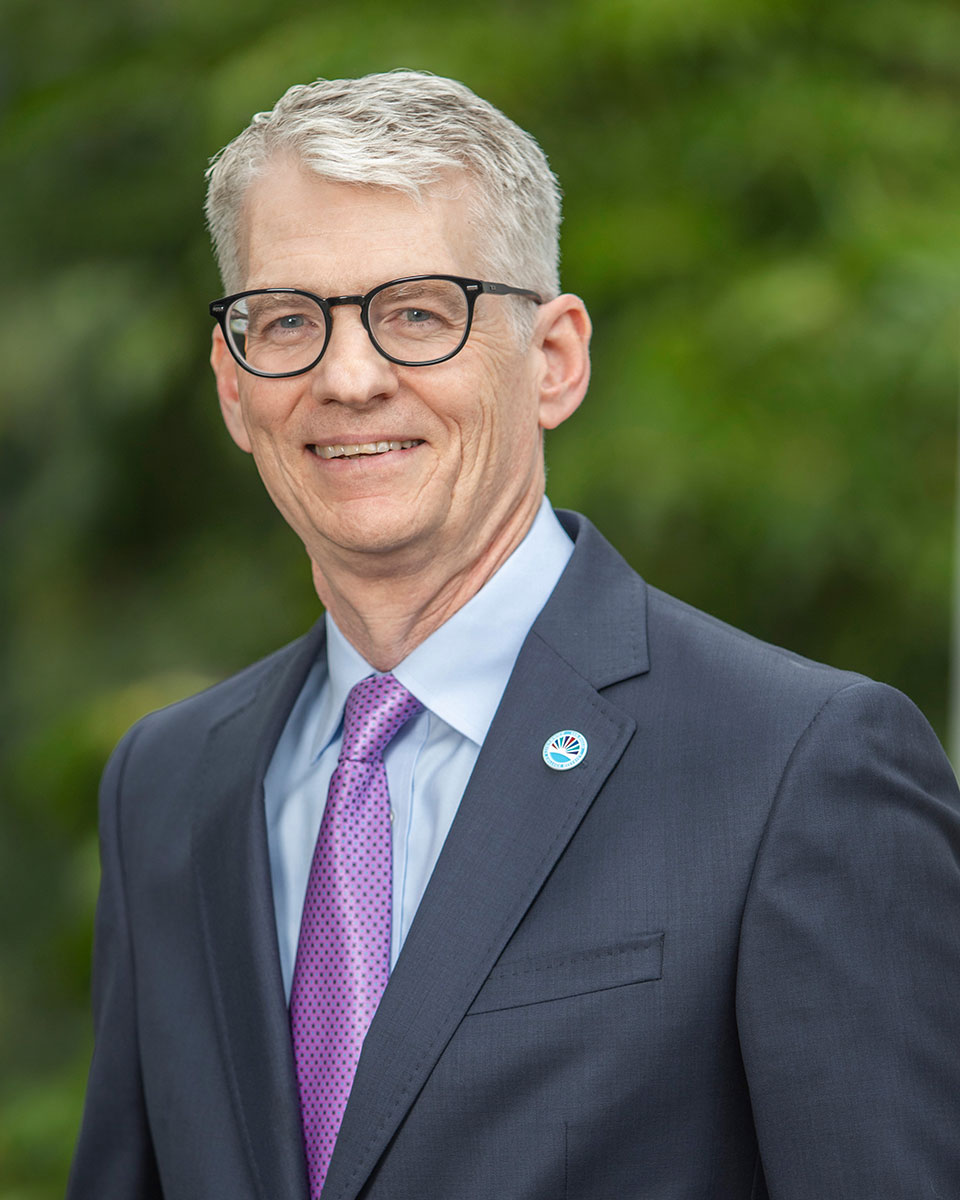 Portrait photo of Daniel Troy