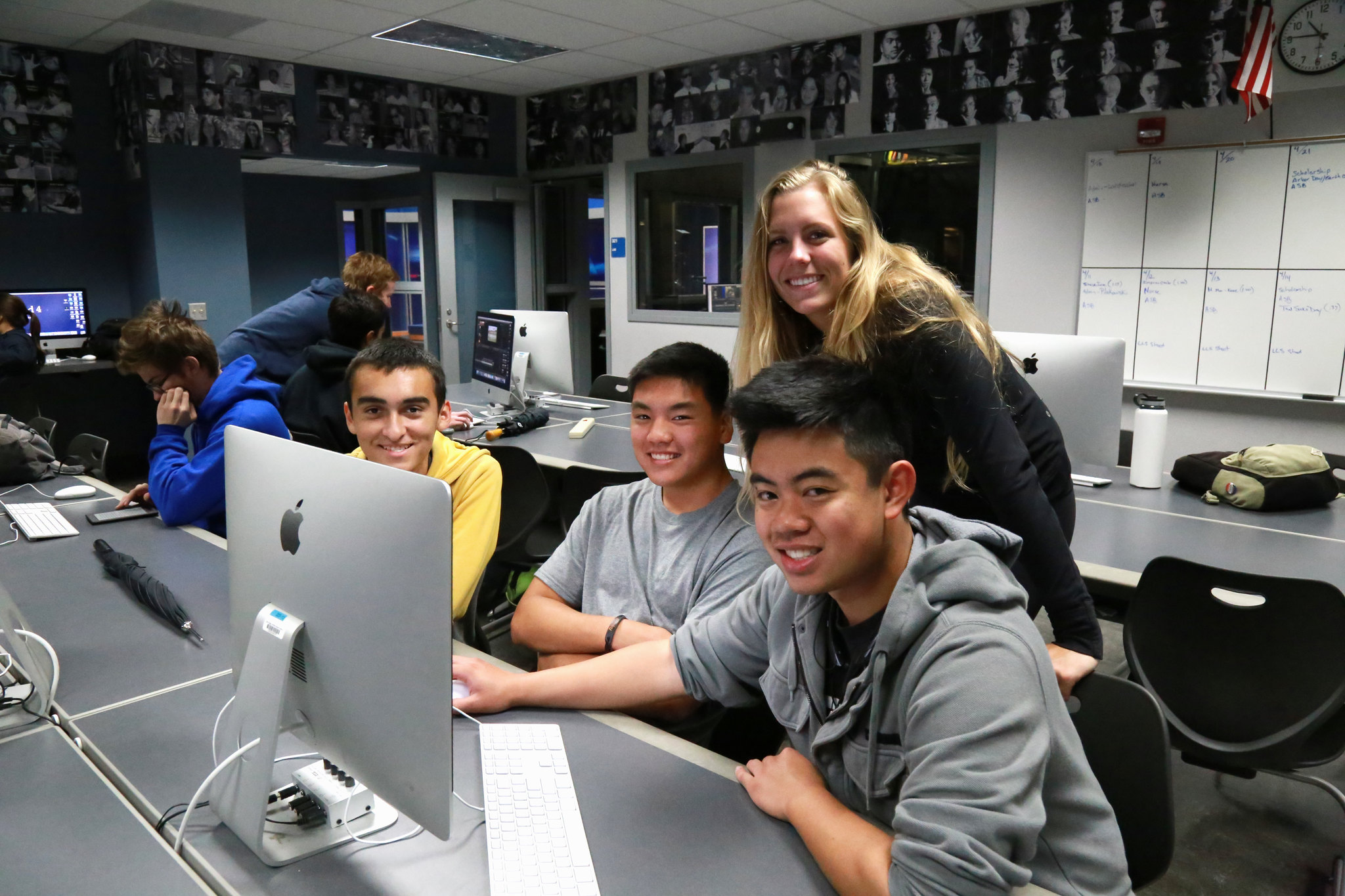 An image of SDCCD students using a computer